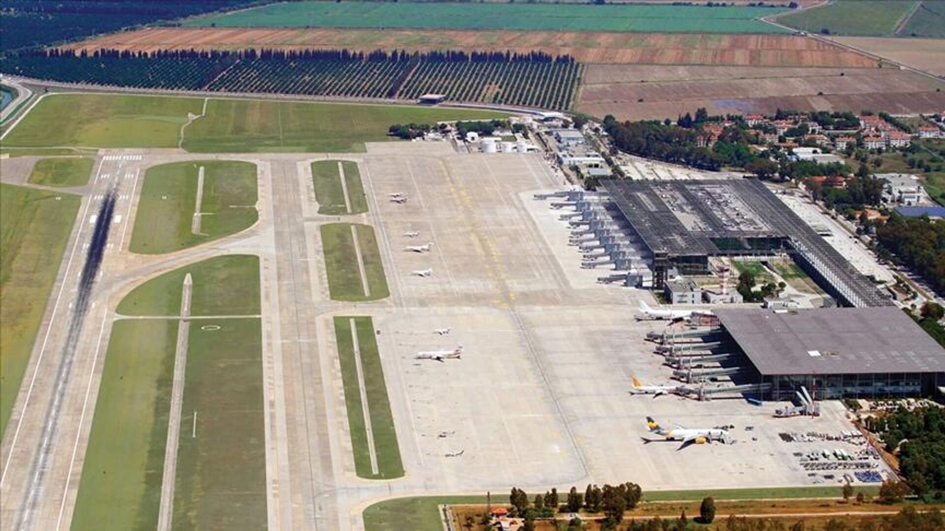 Dalaman Havalimanı nın yüzde 60 ı İspanyol şirkete satıldı